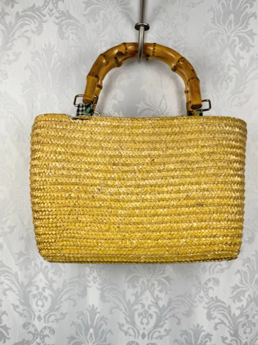 Vintage small straw purse with sunflower patterned lining and bamboo handles. - Picture 6 of 9